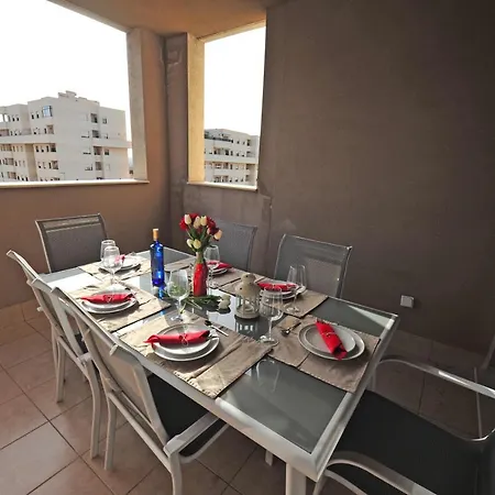 Apartment Tres Olivos Piscina Dos Banos