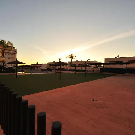 Tres Olivos Piscina Dos Banos شقة